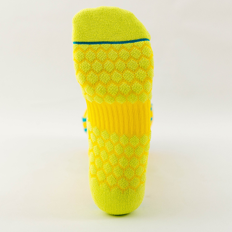 Stocaí peile breathable mear-thriomú